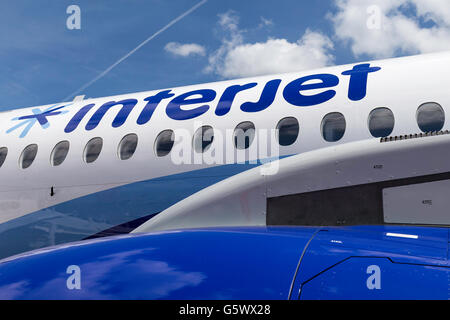 Interjet Sukhoi SSJ-100-95B (Sukhoi Superjet) RA-97010 Foto Stock