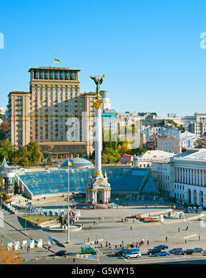 Piazza Indipendenza (Maidan Nezalezhnosti) a Kiev, Ucraina Foto Stock