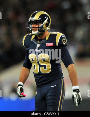 American Football - NFL International Series 2012 - St Louis Rams / New England Patriots - Wembley Stadium. Mike McNeill, St Louis Rams fine stretta Foto Stock