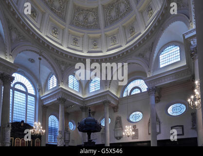 St Stephen Walbrook, chiesa della città di Londra; la cupola e la trabeazione Foto Stock