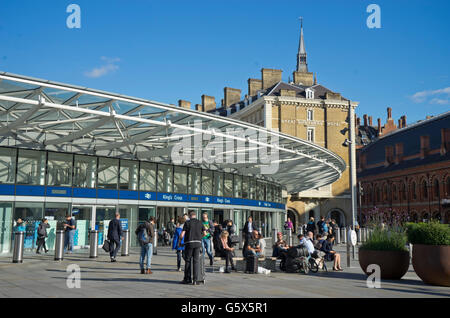 Viste di esterni di Kings Cross per stazione ferroviaria di Londra, Regno Unito Foto Stock