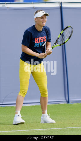 Caroline WOZNIACKI dalla Danimarca si riscalda questa mattina al Aegon torneo internazionale di tennis in Devonshire Park in Eastbourne Regno Unito . Giugno 21, 2016. Simon Dack / immagini con teleobiettivo Foto Stock