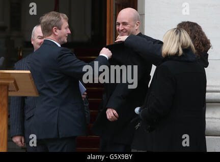 Taoiseach Enda Kenny incontra oggi il primo ministro svedese, Fredrik Reinfeldt, negli edifici governativi di Dublino. Foto Stock