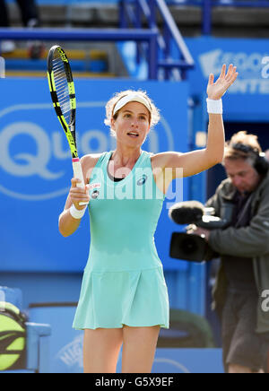 La Gran Bretagna è Johanna Konta reagisce come lei batte Lesia Tsurenko dell'Ucraina nel loro secondo round in abbinamento al Aegon torneo internazionale di tennis in Devonshire Park a Eastbourne. Giugno 21, 2016. Simon Dack / immagini con teleobiettivo Foto Stock