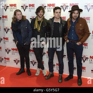 (Da sinistra a destra) Arni Arnason, Pete Robertson, Freddie Cowan e Justin Young dei vaccini in arrivo per i NME Awards 2013, al Troxy, Londra. Foto Stock