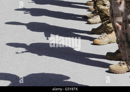 Una visione generale dei soldati britannici nell'uniforme delle Nazioni Unite a Cipro, dove pattugliano la zona cuscinetto delle Nazioni Unite tra le zone controllate da Grecia e Turchia dell'isola. Foto Stock