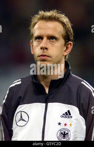 Jorg Heinrich durante la partita di calcio Germania / Galles allo stadio Millennium. Foto Stock