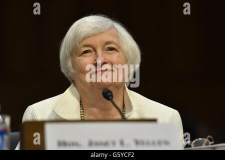 Stati Uniti Federal Reserve Presidentessa Janet Yellen testimonia davanti al Senato Comitato bancario su Capitol Hill Giugno 21, 2016 a Washington, DC. Foto Stock