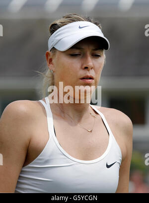 Maria Sharapova, un russo professional tennis giocatore giocare in un club privato a Londra Foto Stock