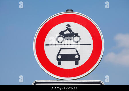 Cartello stradale, automobili e motocicli proibita, Germania Foto stock -  Alamy