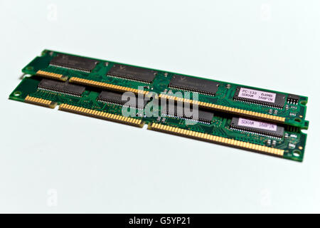 Due DIMM RAM modulo di memoria PC-133 Foto Stock