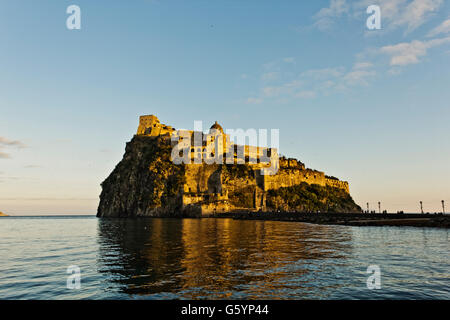 Castello Aragonese di Ischia Ponte e Ischia, Golfo di Napoli, regione Campania, Italia, Europa Foto Stock