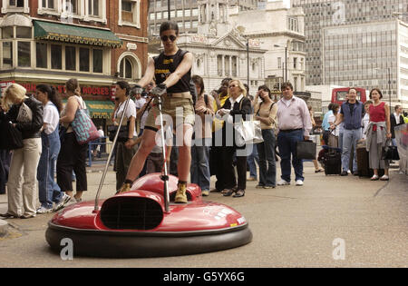 La metropolitana di Londra colpisce -Airboard Foto Stock