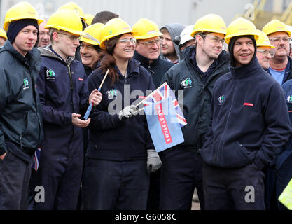 Tipo 45 cacciatorpediniere di Duncan lascia Scotstoun Foto Stock