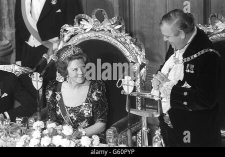 Royalty olandese - la regina Beatrice dei Paesi Bassi e il Principe Claus - Guildhall - Londra Foto Stock