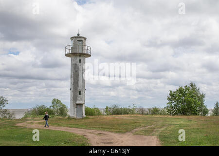 Faro sulla costa del lago Peipus in un villaggio di Nina in Estonia Foto Stock