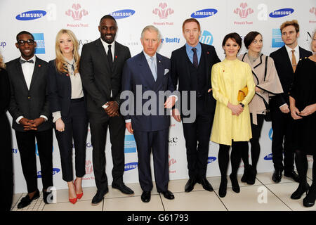 (Sinistra - destra) Tinie Tempah, Laura Whitmore, Idris Elba, il Principe del Galles, Damian Lewis, Helen McCrory, Victoria Pendleton e Sam Claflin partecipano ai premi Prince's Trust & Samsung per il successo all'Odeon Leicester Square di Londra. Foto Stock