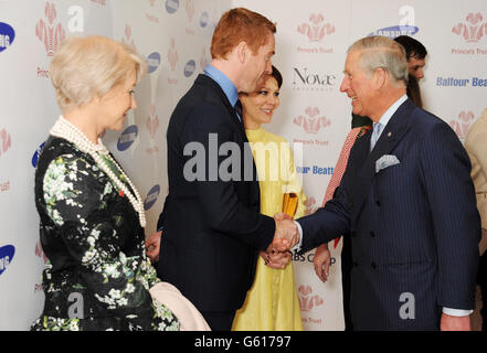 (A sinistra - a destra) Dame Helen Mirren, Damian Lewis, Helen McCrory e Prince Charles, Prince of Wales partecipano ai premi Prince's Trust & Samsung per festeggiare il successo all'Odeon Leicester Square di Londra. Foto Stock