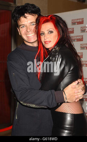 Kerrang Awards Numan. Gary Numan con sua moglie Gemma che arriva all'Hilton Park Lane Hotel di Londra per il Kerrang! Premi. Foto Stock