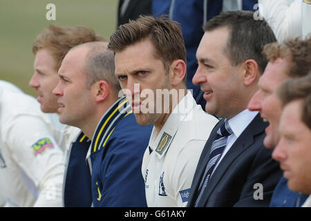 Il capitano del Warwickshire Jim Troughton durante la fotocellula a Edgbaston Cricket Ground, Birmingham. Foto Stock