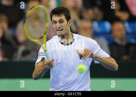 Tennis - Coppa Davis 2013 - zona Europa/Africa Gruppo i - seconda tie - Gran Bretagna / Russia - terzo giorno - Ricoh Arena. James Ward della Gran Bretagna durante la partita della Coppa Davis contro Dmitry Tursunov alla Ricoh Arena di Coventry. Foto Stock