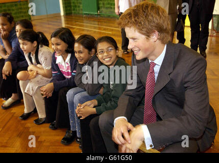 Il principe Harry la scuola dei bambini Foto Stock