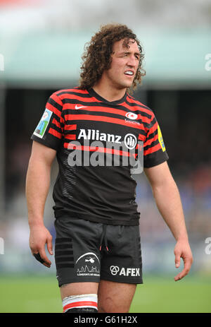 Jacques Burger di Saracens torna alla prima azione di squadra dopo essere uscito dal 2011 durante la partita Aviva Premiership ad Allianz Park, Barnet. Foto Stock