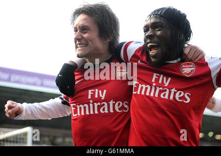 Calcio - Barclays Premier League - West Bromwich Albion / Arsenal - The Hawthorns. Tomas ROSICKY dell'Arsenal celebra il suo secondo obiettivo con il compagno di squadra Yao Gervinho (a destra) Foto Stock