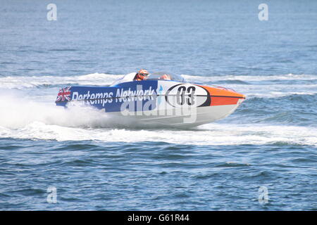 La rete Pertemps Team durante la cerimonia inaugurale Scottish Grand Prix del mare, tenutasi a Greenock sul Firth of Clyde. Foto Stock