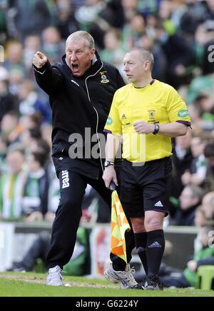 Calcio - Clydesdale Bank Scottish Premier League - Celtic v Inverness Caledonian Thistle - Celtic Park. Il manager di Inverness Terry Butcher durante la partita della Clydesdale Banks Scottish Premier League al Celtic Park di Glasgow. Foto Stock