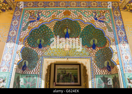 Peacock porta a Jaipur palace Foto Stock