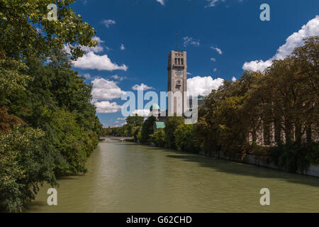 Fiume Isar a Monaco di Baviera Germania Foto Stock