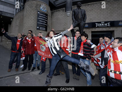 Soccer - UEFA Europa League - Quarti di Finale - Seconda tappa - Newcastle United v Benfica - St James Park Foto Stock