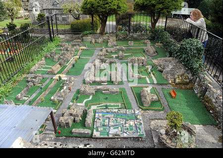 Bourton-on-the-modello acqua village Foto Stock