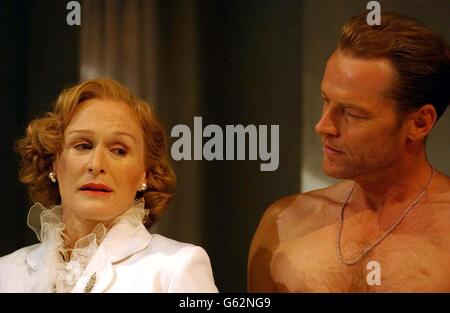 Glenn Close/Ian Glen - tram Foto Stock