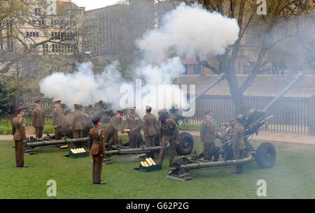 Queen's 87th feste di compleanno Foto Stock