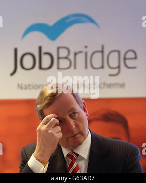 Taoiseach Enda Kenny lancia una valutazione indipendente di JobBridge negli uffici di LinkedIn a Gardner House, Wilton Place. Foto Stock