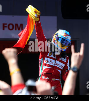 Fernando Alonso della Ferrari celebra la sua vittoria nel Gran Premio di Spagna al Circuit de Catalunya, Barcellona, Spagna. Foto Stock