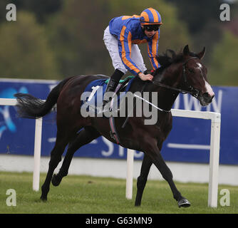 Battaglia di Marengo guidata da Joseph o'Brien vince la Derrinstown Stud Derby Trial Stakes durante la giornata di prova di Derrinstown Stud Derby presso l'ippodromo di Leopardstown, Dublino, Irlanda. Foto Stock