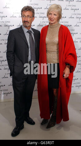 Il boss di Formula uno Eddie Jordan con sua moglie Marie al Lancome Color Designs Awards presso la Old Saatchi Gallery. Foto Stock