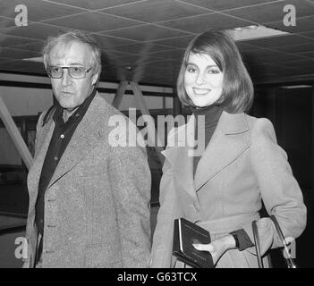 Peter Sellers e Lynne Frederick. Foto Stock