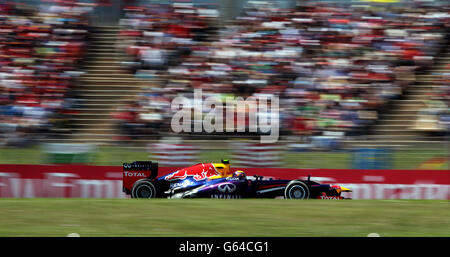 Mark Webber di Red Bull durante il Gran Premio di Spagna al Circuit de Catalunya, Barcellona, Spagna. PREMERE ASSOCIAZIONE foto. Data foto: Domenica 12 maggio 2013. Vedi la storia di PA AUTO Spanish. Il credito fotografico deve essere: David Davies/PA Wire. Foto Stock