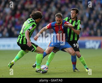 Calcio - Npower Football League Championship - Gioca fuori - semifinale - prima tappa - Crystal Palace v Brighton and Hove Albion .... Glenn Murray (al centro) di Crystal Palace batte per la palla con Will Buckley di Brighton & Hove Albion (a destra) e Inigo Calderon (a sinistra) Foto Stock