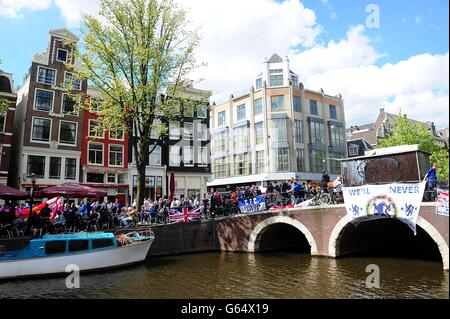 Calcio - finale della UEFA Europa League - Benfica / Chelsea - Amsterdam Arena. Vista generale dei tifosi del Chelsea nel centro di Amsterdam, prima della finale della UEFA Europa League Foto Stock