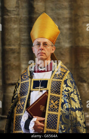 Arcivescovo di Canterbury, Justin Welby partecipa a un servizio presso l'Abbazia di Westminster nel centro di Londra per celebrare il 60° anniversario dell'incoronazione della Regina. Foto Stock