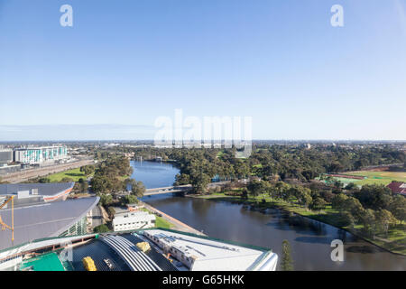 Visualizzare fino al Fiume Torrens dall'Intercontinental Hotel Adelaide, Australia del Sud Foto Stock