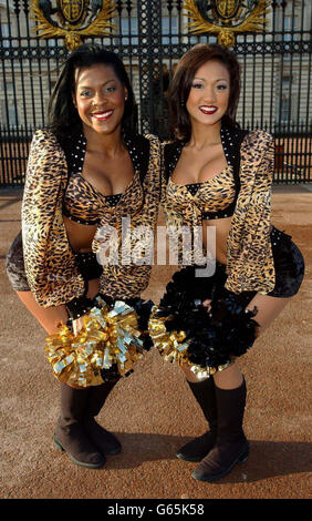 NFL Cheerleaders - Palace Foto Stock