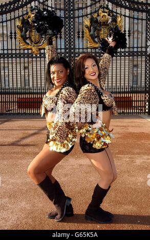 NFL Cheerleaders - Palace Foto Stock