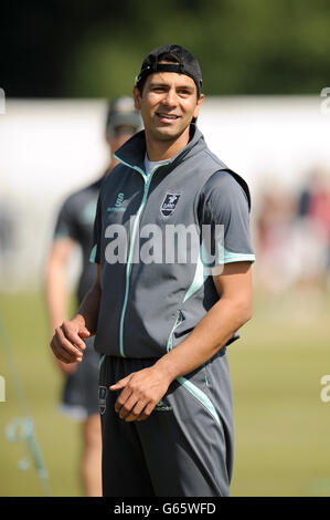 Cricket - LV= County Championship - Divisione uno - giorno uno - Surrey / Warwickshire - The Sports Ground. Vikram Solanki, capitano del Surrey Foto Stock