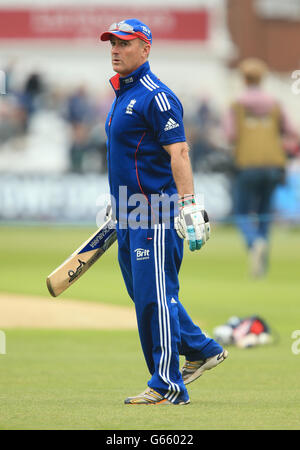 Cricket - Third Natwest One Day International - Inghilterra / Nuova Zelanda - Trent Bridge. L'allenatore di batting inglese Graham Thorpe Foto Stock